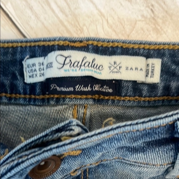 Vintage ZARA Denim Blue Women's Distressed Shorts size 4 - Picture 7 of 11